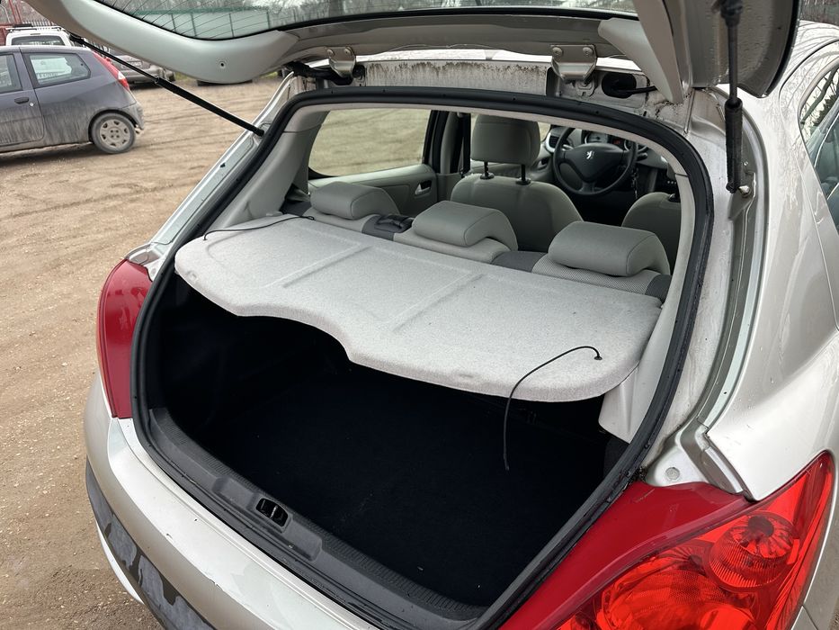 Кора за багажник за Пежо 207 хечбег!