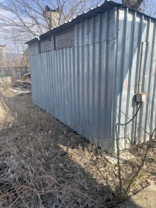 Vand baraca metalica .