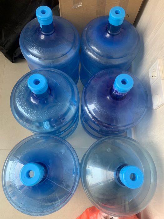 Продам кулер (диспенсер) для воды с бутылками