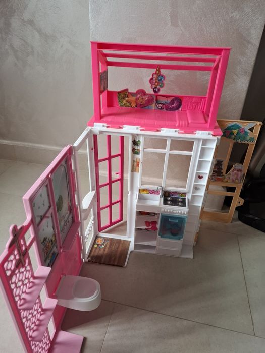 Căsuța Barbie în stare excelenta
