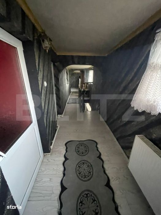 Casa de vanzare, 97 mp, zona Piata Centrala