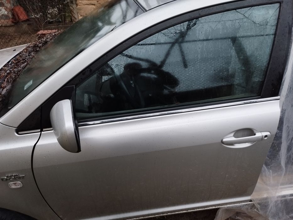 Тойота Авенсис 2.2d