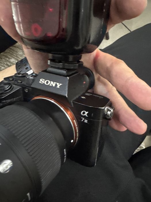 Продам sony a7III  полный комплект