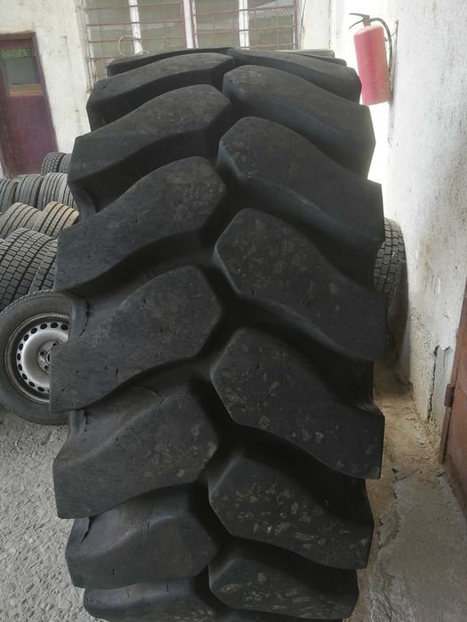 Тежкотоварни гуми R17.5 R19.5 R20 R21 R22.5 Лекотоварни R14CR15C R16C