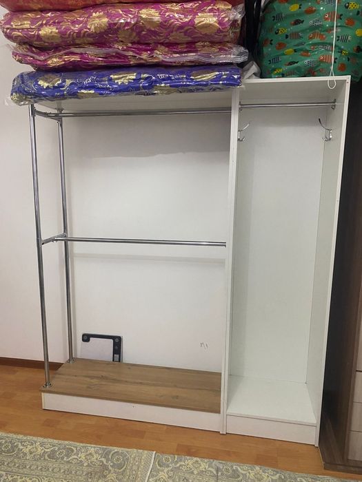 Полка для витрины хорошем состоянии