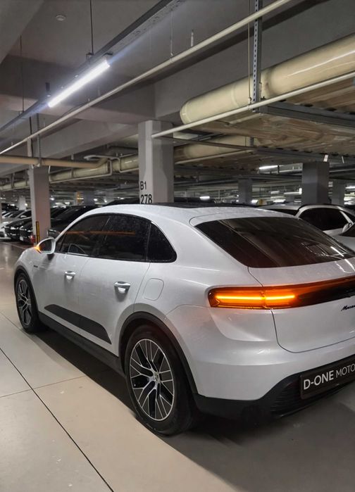 Porsche Macan EV 4 2025 год
