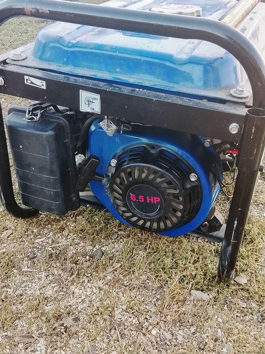 Vând generator functionabil
