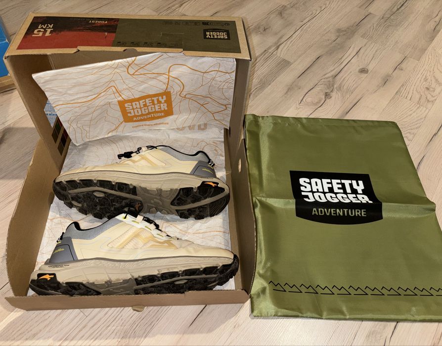 Кроссовки водонепроницаемые 44-45 размер