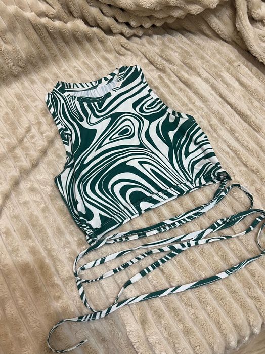 Кроп топ на завязках