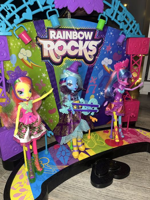 Радужная Сцена Rainbow Rock