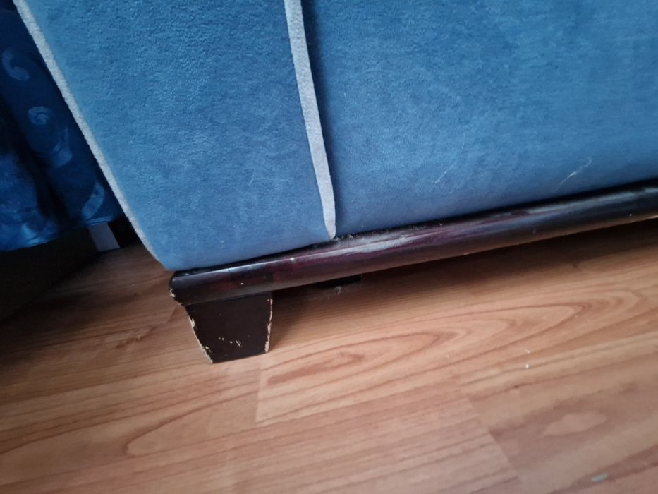 Vand  canapra extensibila cu lada