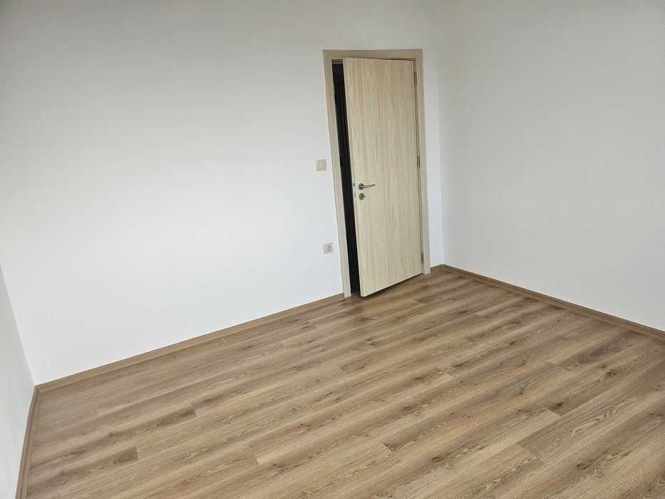 тристаен апартамент след основен ремонт