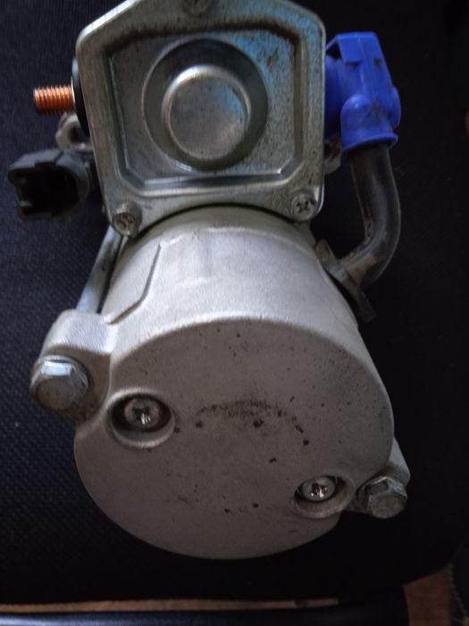 Продам стартер на Lexus.