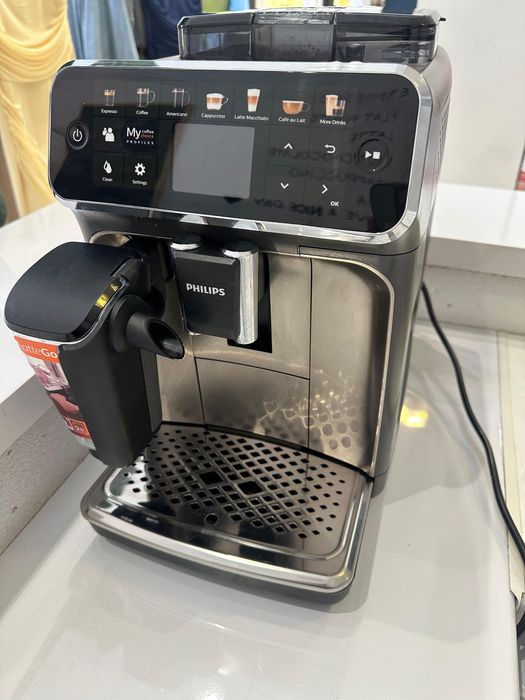 Продаётся кофемашина Philips (LatteGo)