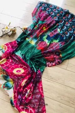 Desigual  шал-Спешно!