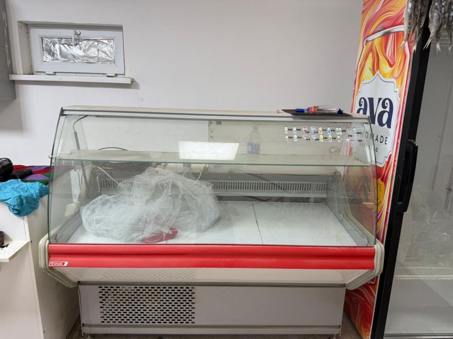 Холодильник для магазина