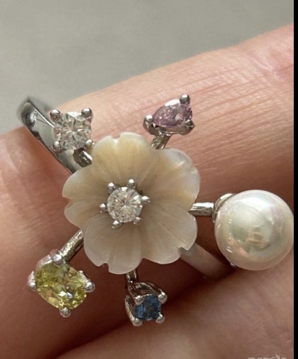 Италиански красив с цвете от седеф