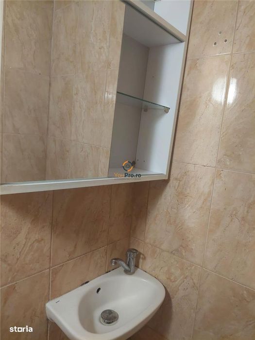 Garsoniera etaj 3 Zona Buziasului