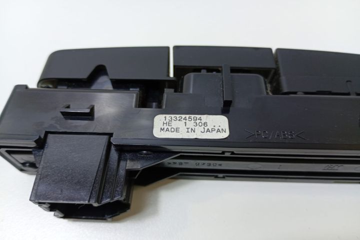 Comutator lumini  Buton avarii 13324594 Opel Insignia A