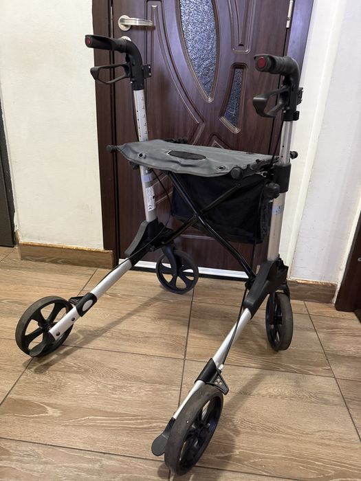 Cadru rulant deplasare cu sezut si frane (ca nou)