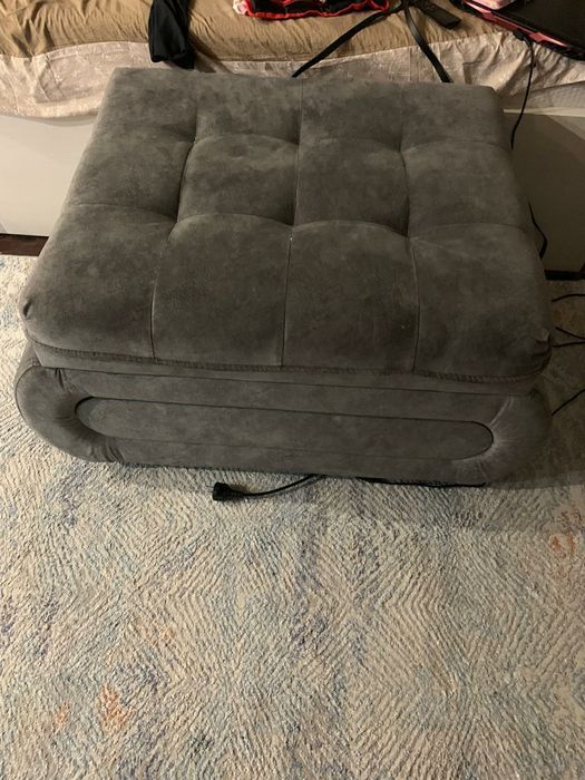 Продам мягкий уголок диван,  пуфик.