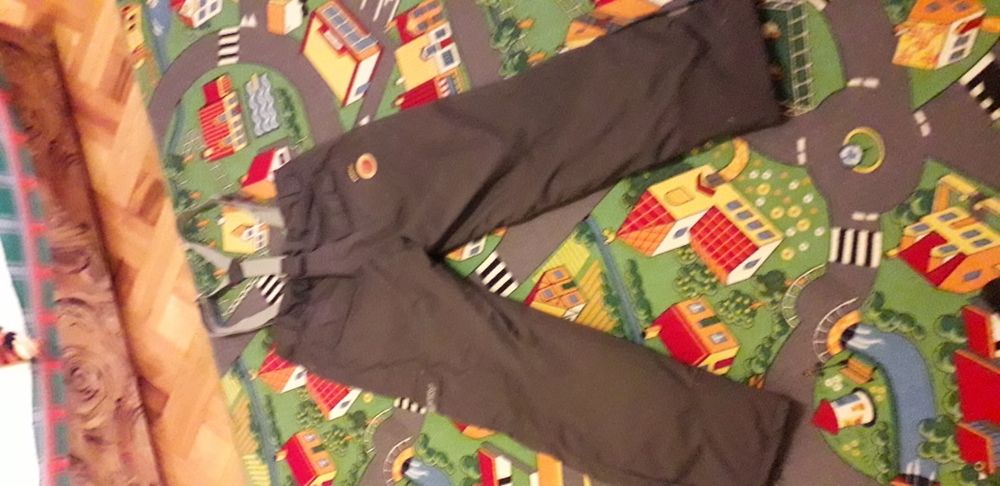 Vând pantaloni de ski barbati