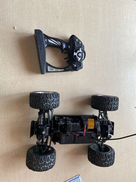 Машинка на радиоуправлении