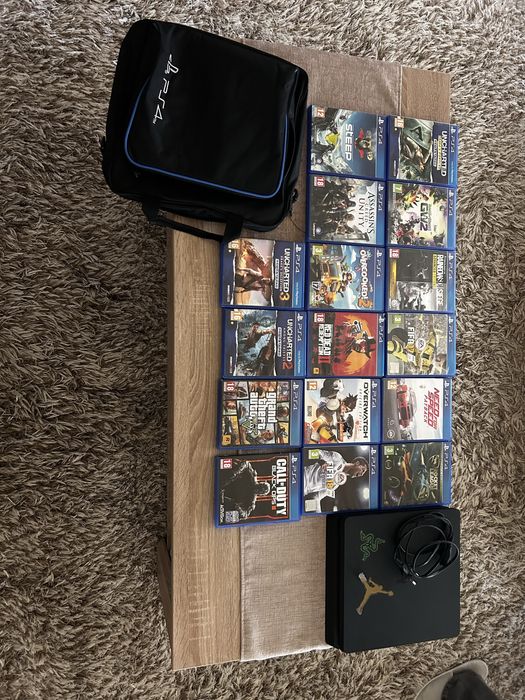 Vand ps4 slim 500gb plus 16 jocuri cu cd