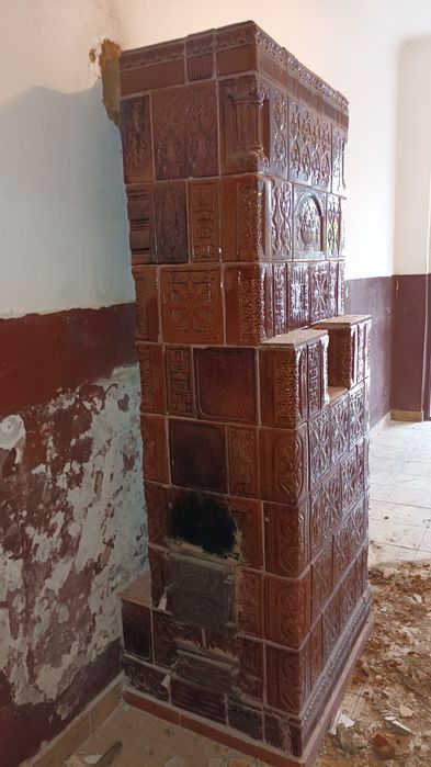 Vând pătuț copil și sobă de teracotă