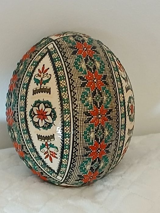 Ouă de struț încondeiate