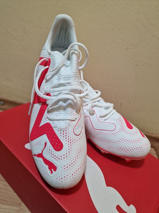 Ghete de fotbal marimea 44