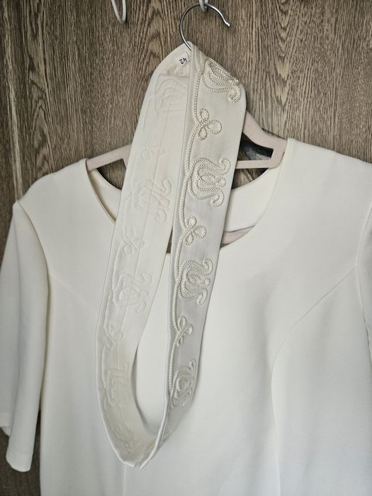Rochie,culoare ivoar