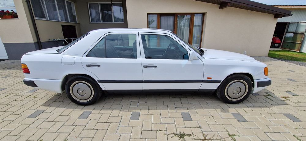 MERCEDES-BENZ E-Class 1989 — imagine 2