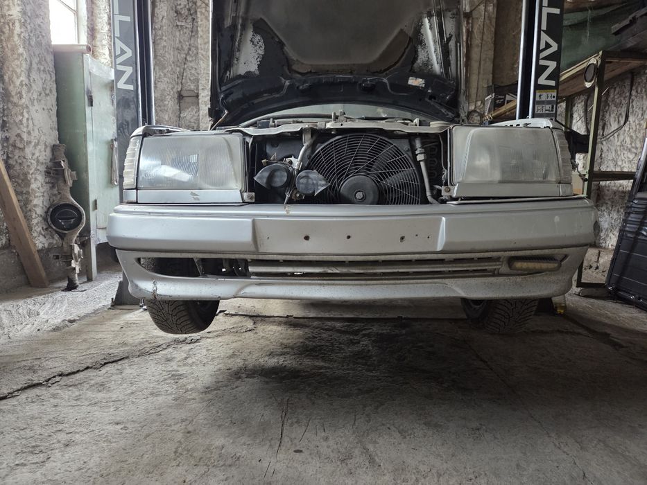 Бампер передний w124 мерседес