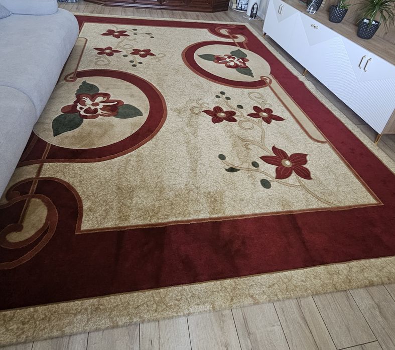 Продам ковёр  б/у