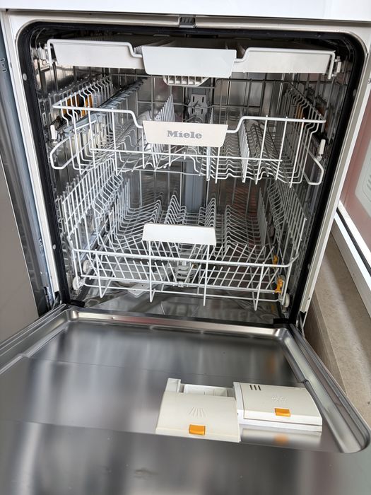 Miele G5000 sc свободностояща миялна 14 комплекта /AutoOpen/24 мес гаранция