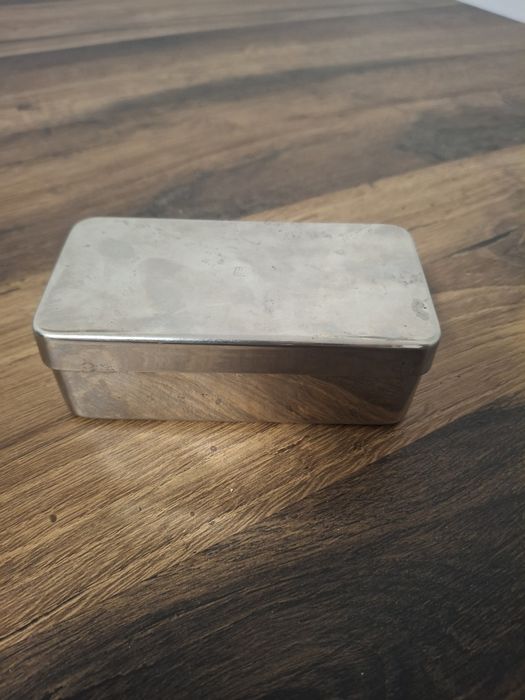Vand cutiuta veche metal NEGOCIABIL