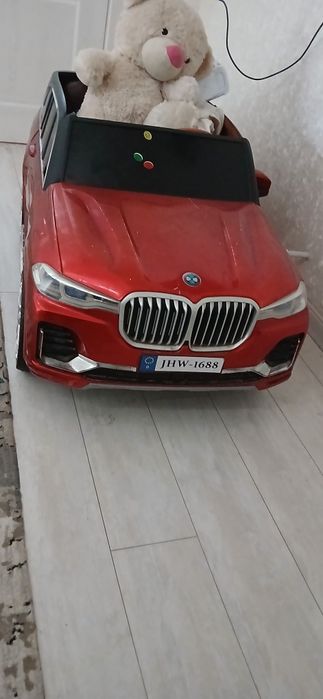 Машина детская в хорошем состоянии