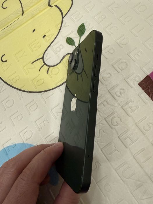 Продаю айфон 13, 128 green