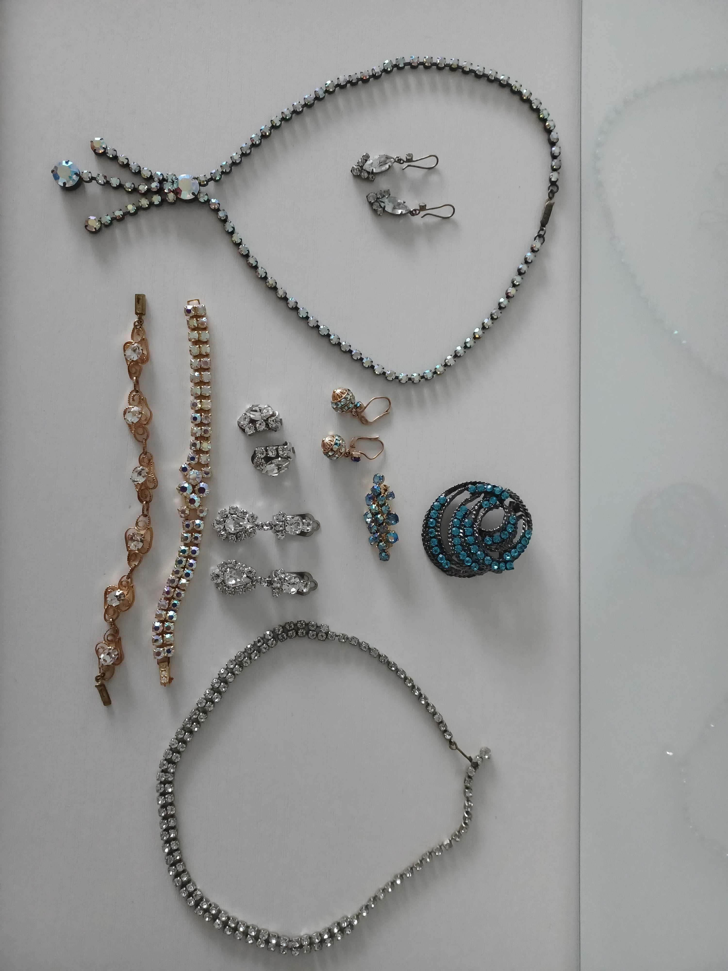 Arrowhead Clothes Abundantly Lot bijuterii vechi/gablonturi, cristal, elegante Bucuresti Sectorul 3 •  OLX.ro