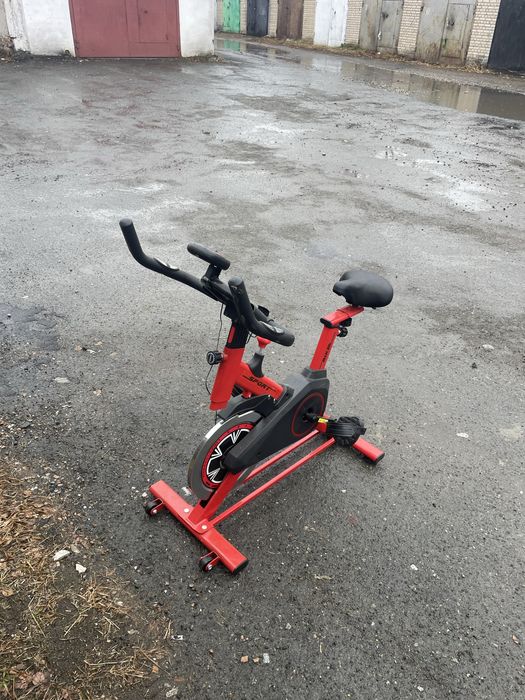 Продам велотренажер в отличном состоянии