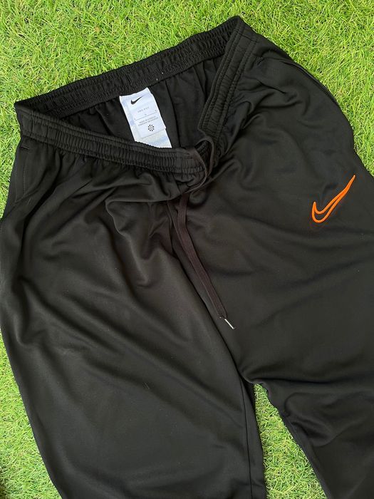 ЛИКВИДАЦИЯ : Мъжки екип : Nike DRI-FIT L