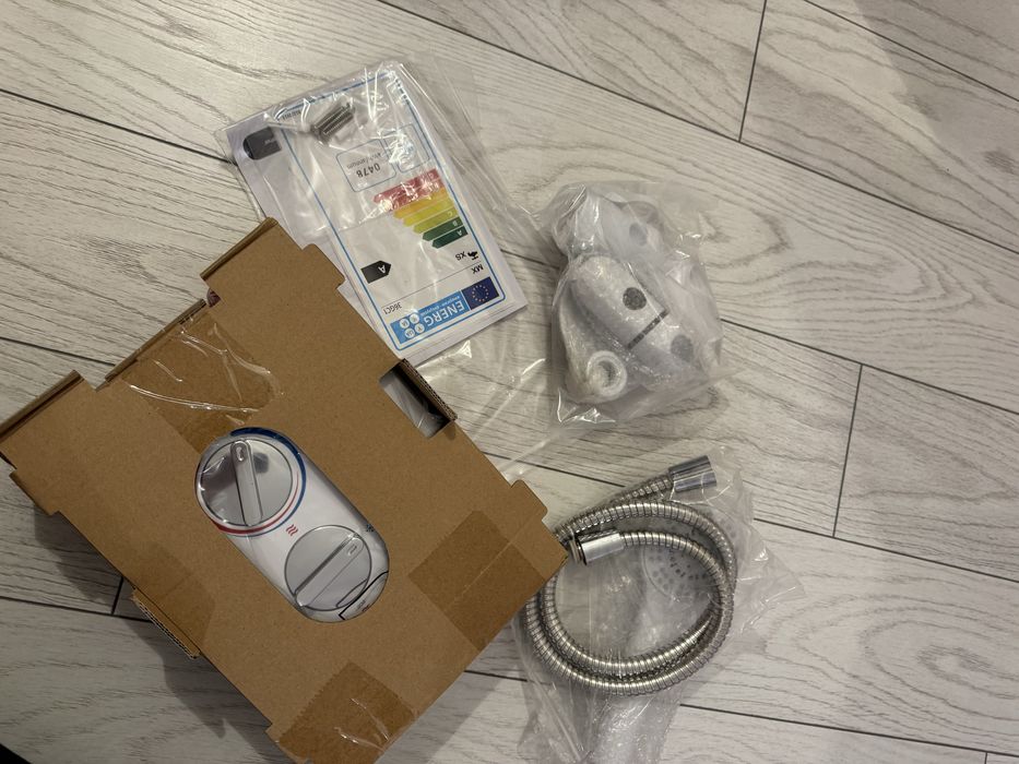 Sistem de dus electric nou, sigilat