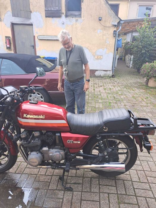Motocicleta Kawasaki GT750