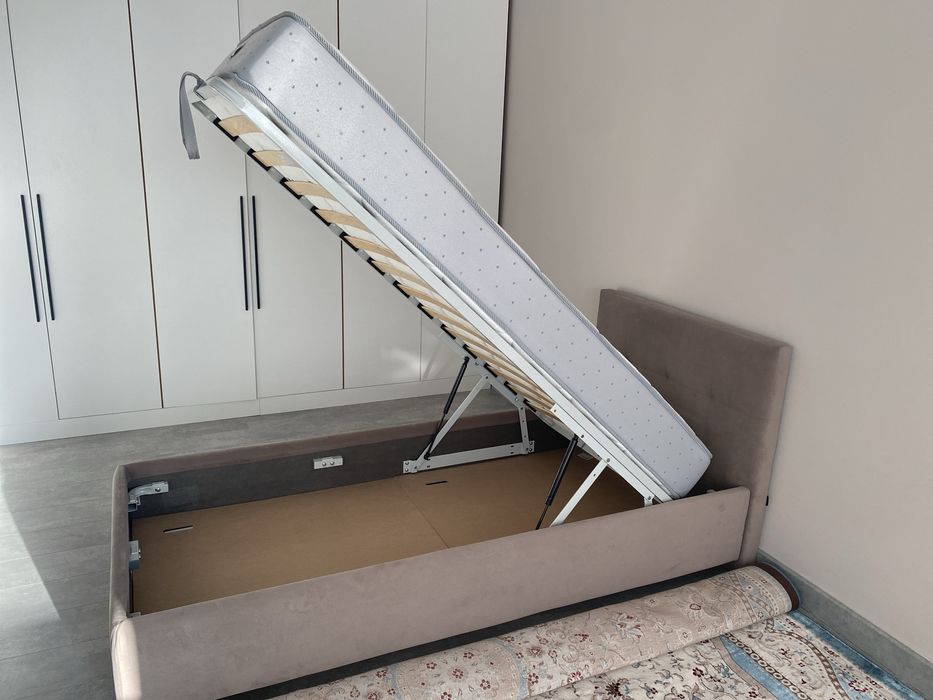 Кровать фирмы “Askona”