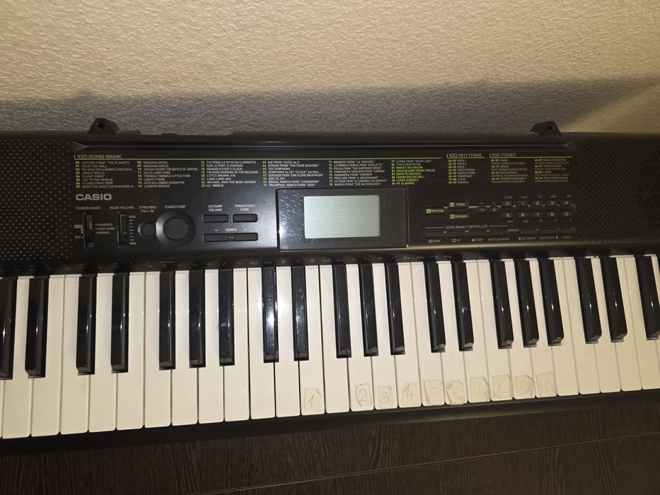 Продам синтезатор Casio