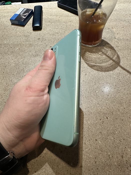 Продам iPhone 11 64g/69%