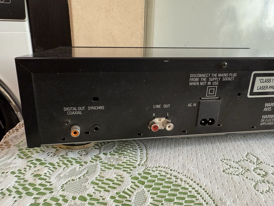 Denon DCD-725 CD player