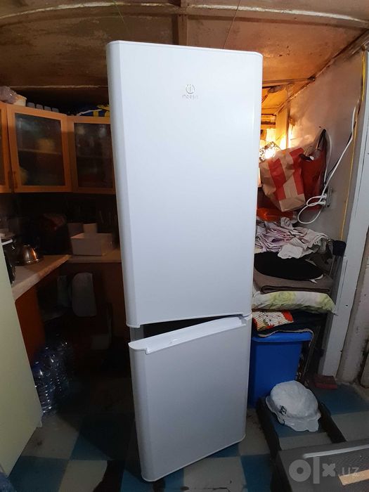Холодильник Indesit