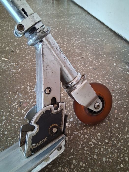 Trotineta  Razor pliabila